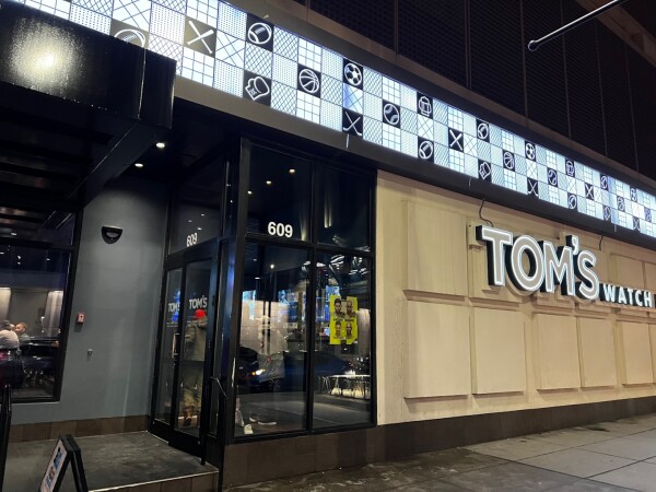 Tom's Watch Bar